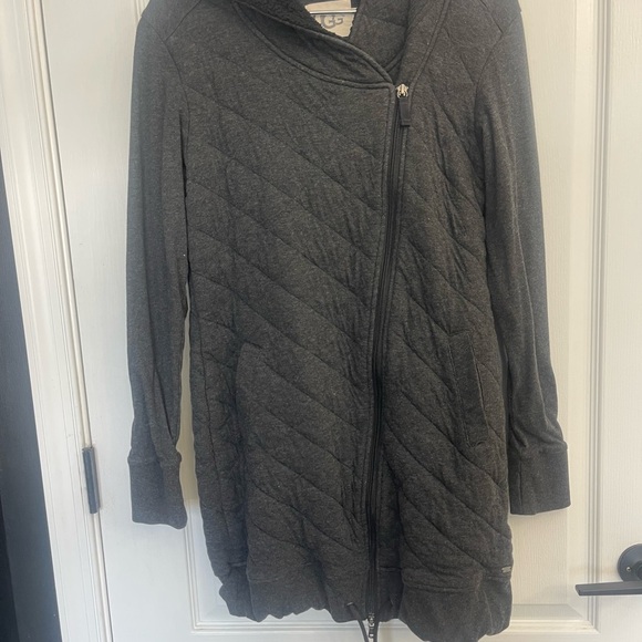 UGG Jackets & Blazers - UGG Cozy Gray Quilted Women’s Jacket Size Small